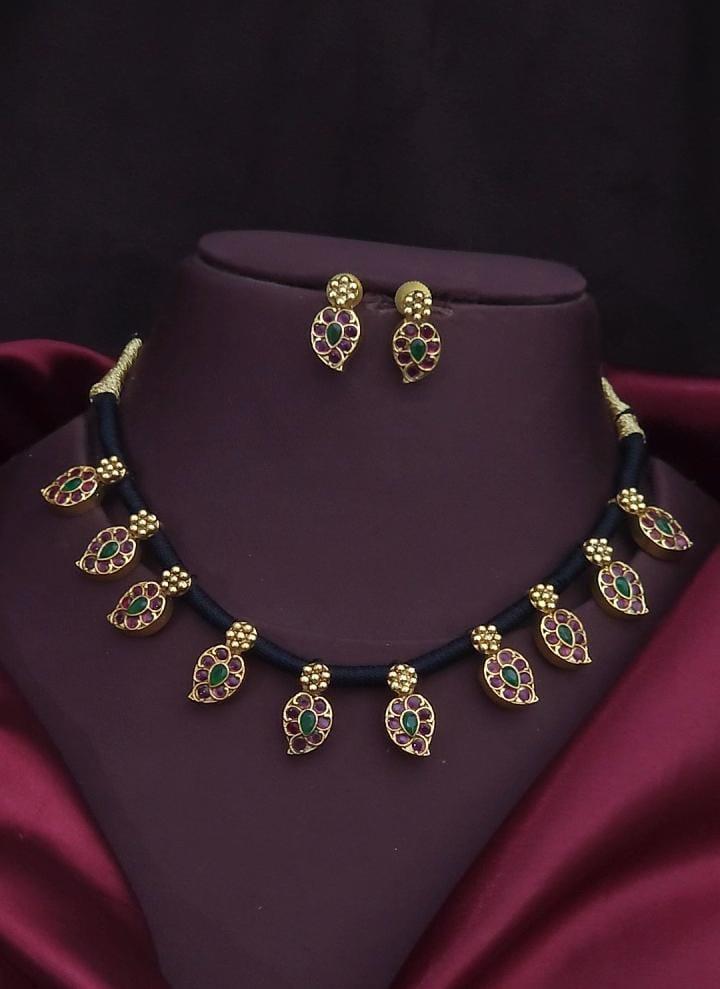 Black Thread Necklace Set 4