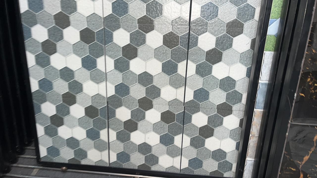 Hexagon Pattern Mixed Tiles