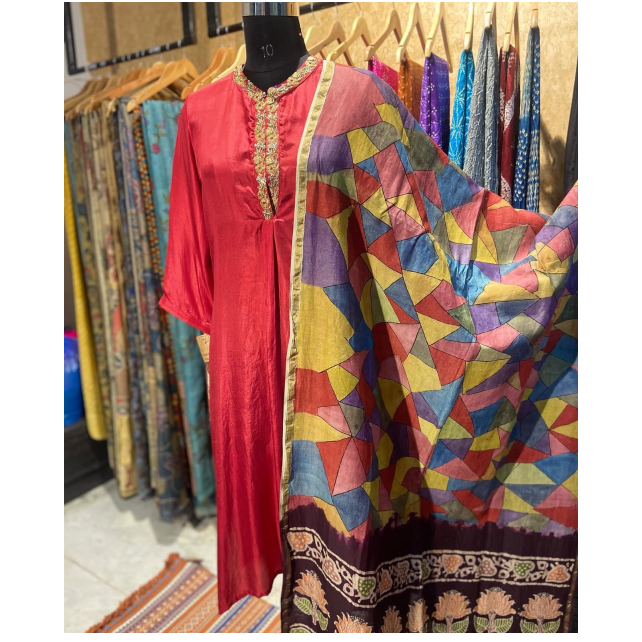 Embroidered kurta set