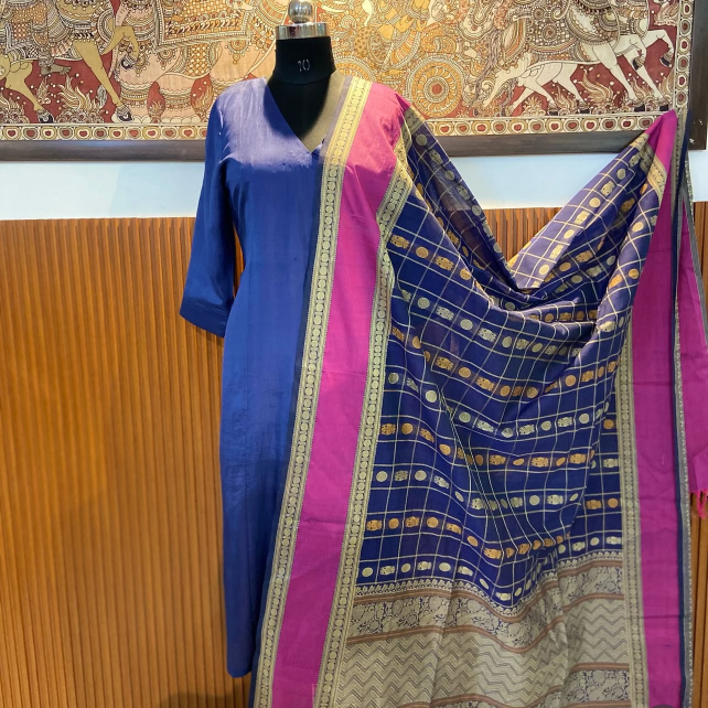 V Line stight Kurta Set