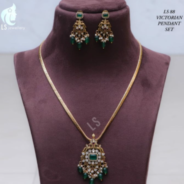 Victorian Pendant Set