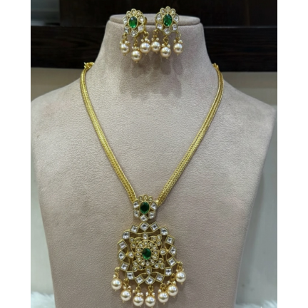 simple pendant with chain