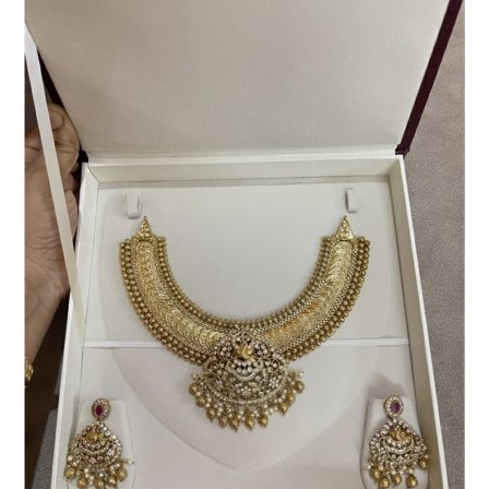 lakshmi neckset