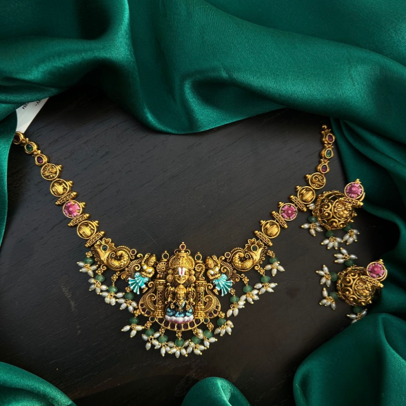 Antique neckset