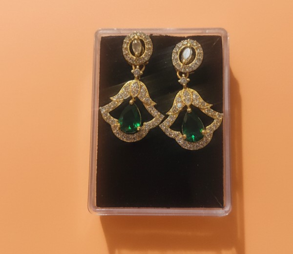 Black Flower Stone Stud Earrings