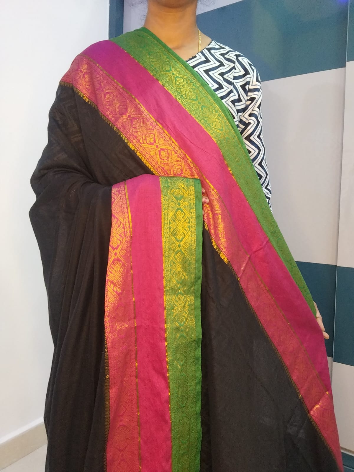 Mul cotton with zari weaving multi border  No blouse