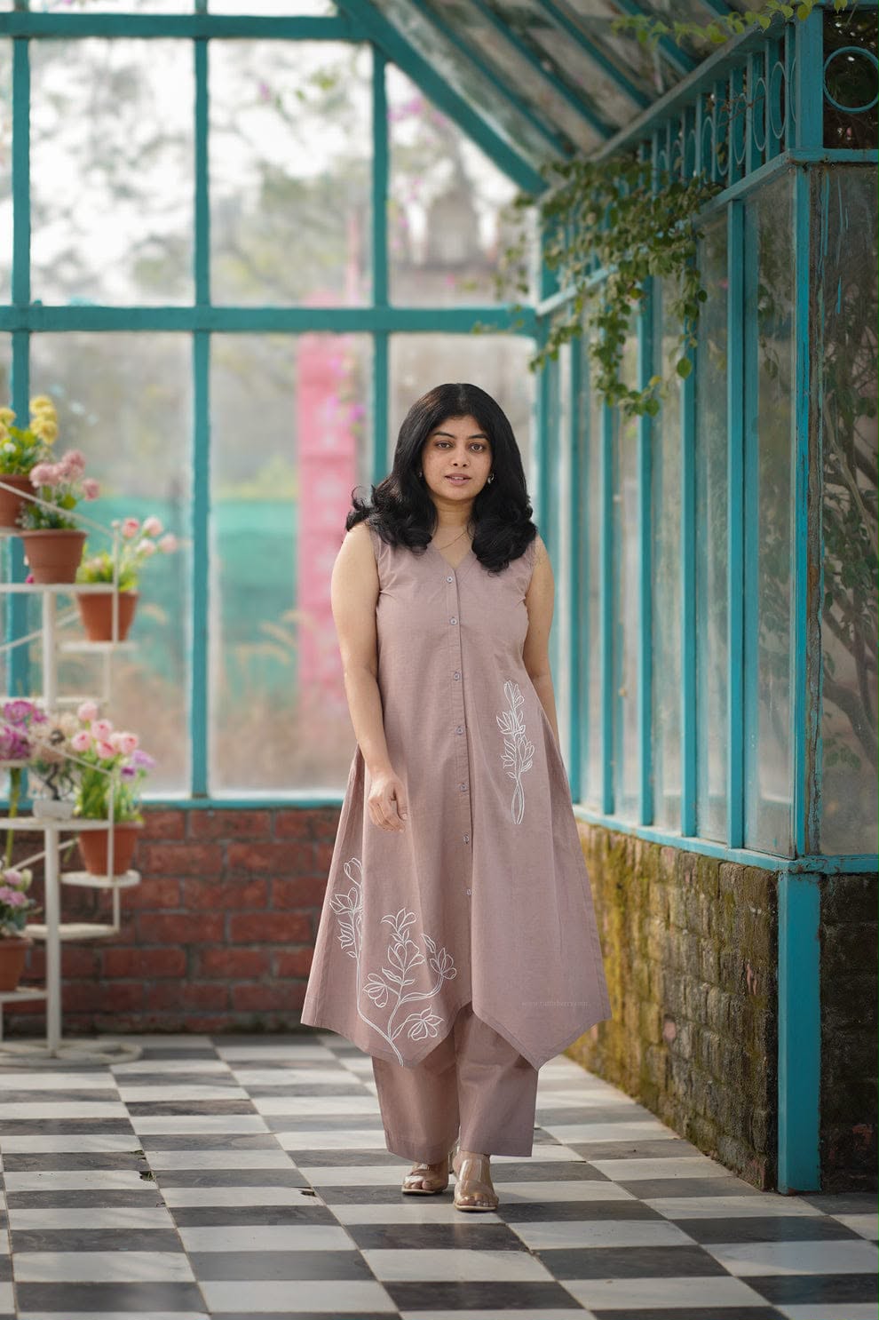 Beautiful Cotton Kurta Pants With Embroidery
