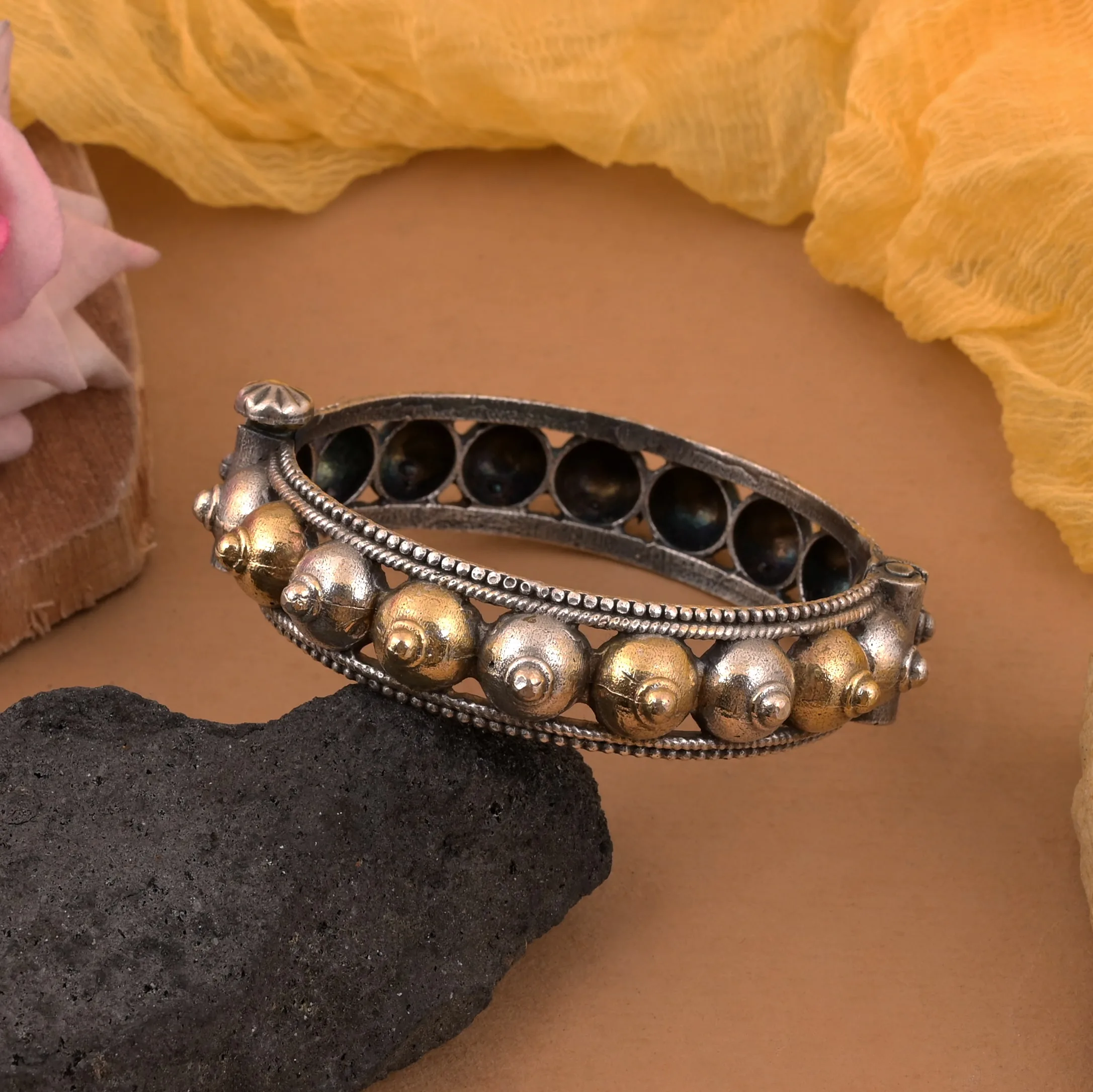 FNGSB119GS Sophisticated Gold &amp;amp; Silver Color Two Tone Oxidised Openable Bracelet For Festivities - Gold &amp;amp; Silver