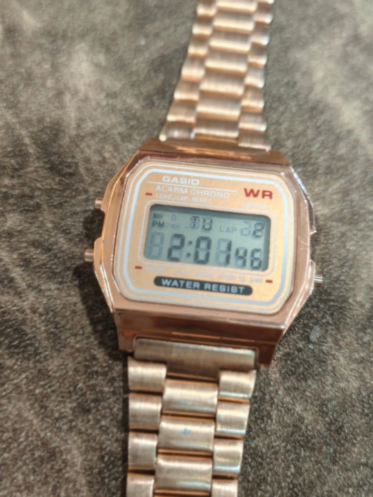 Classic watch for women from casio