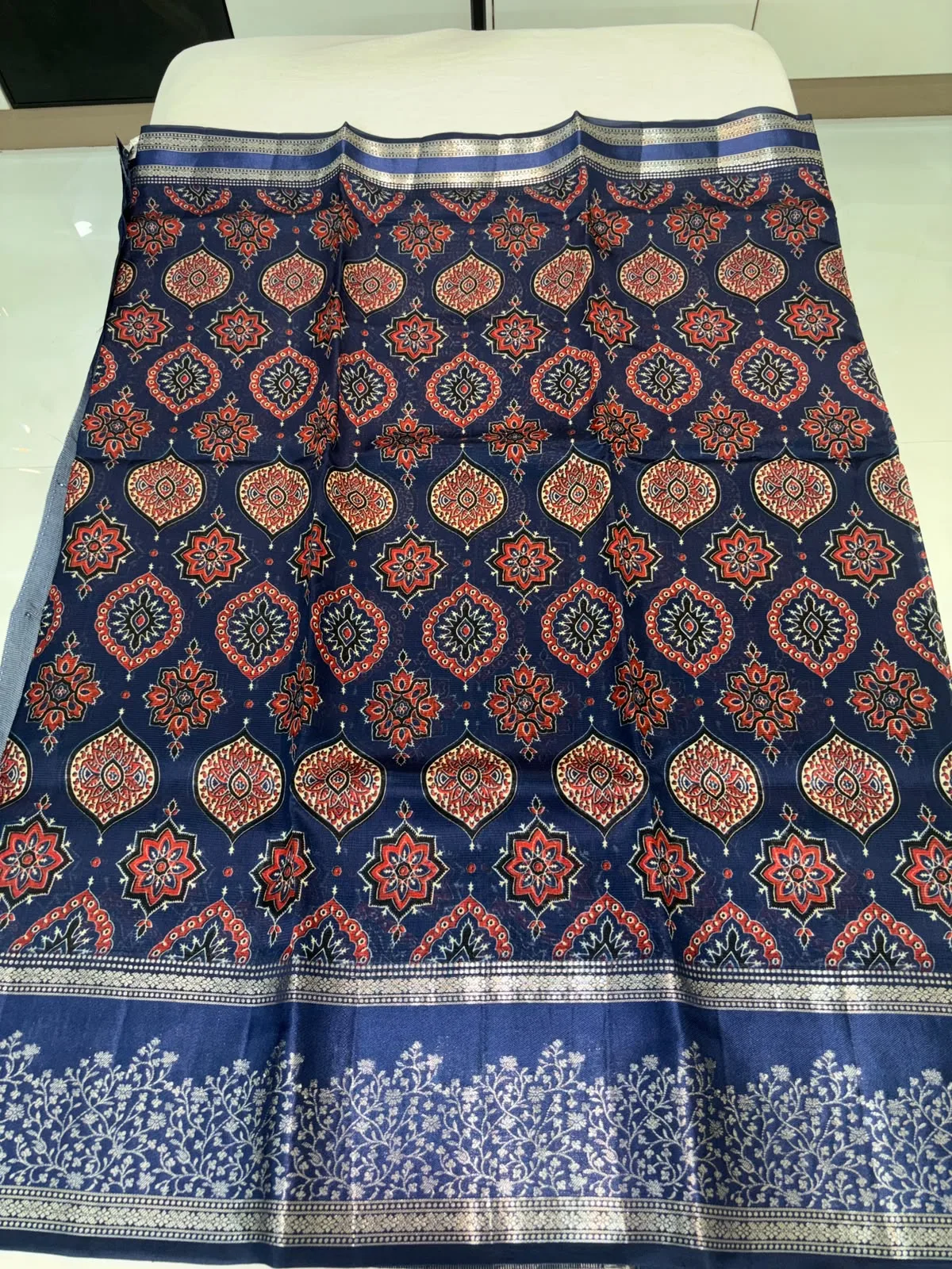 Kora dupian saree