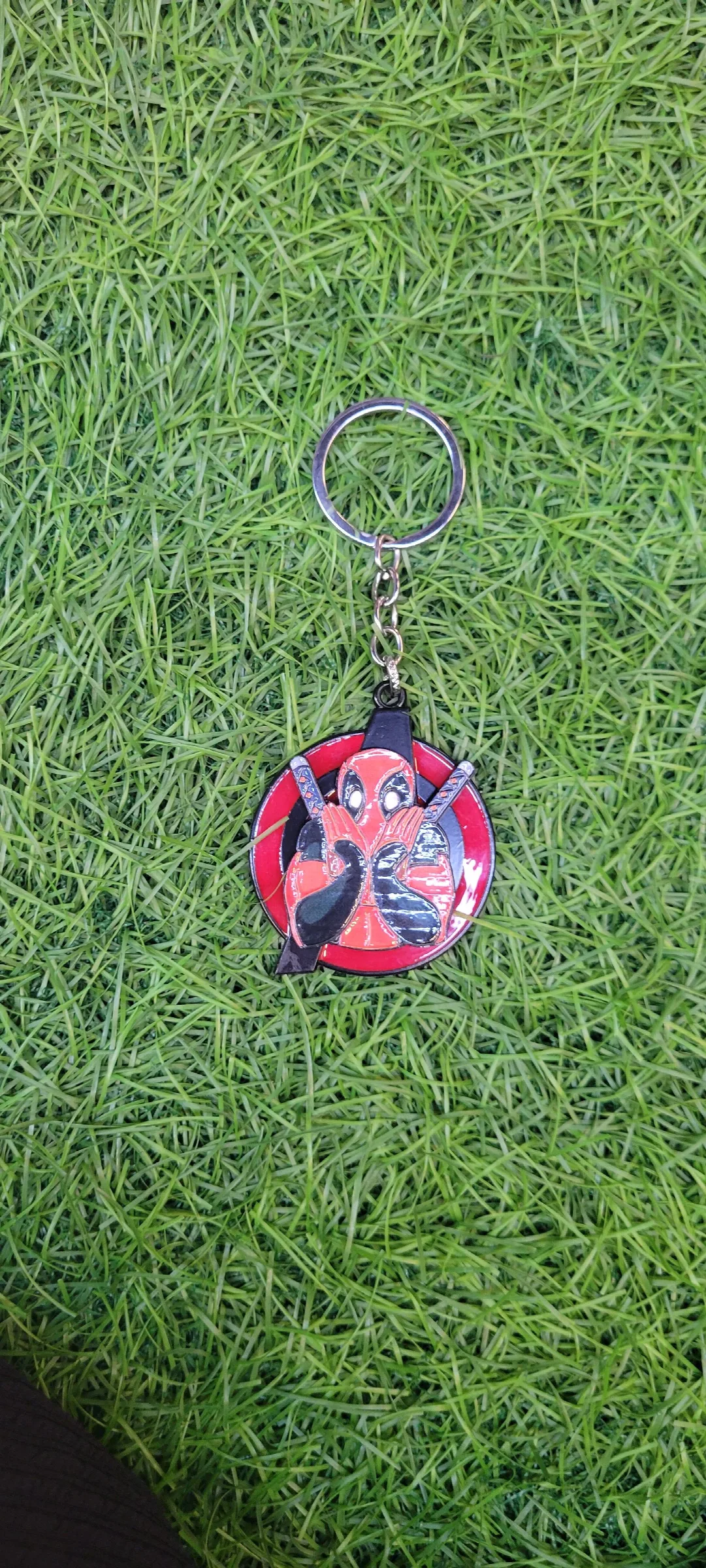 Deadpool & Wolverine 360° rotating metal spinner keychain