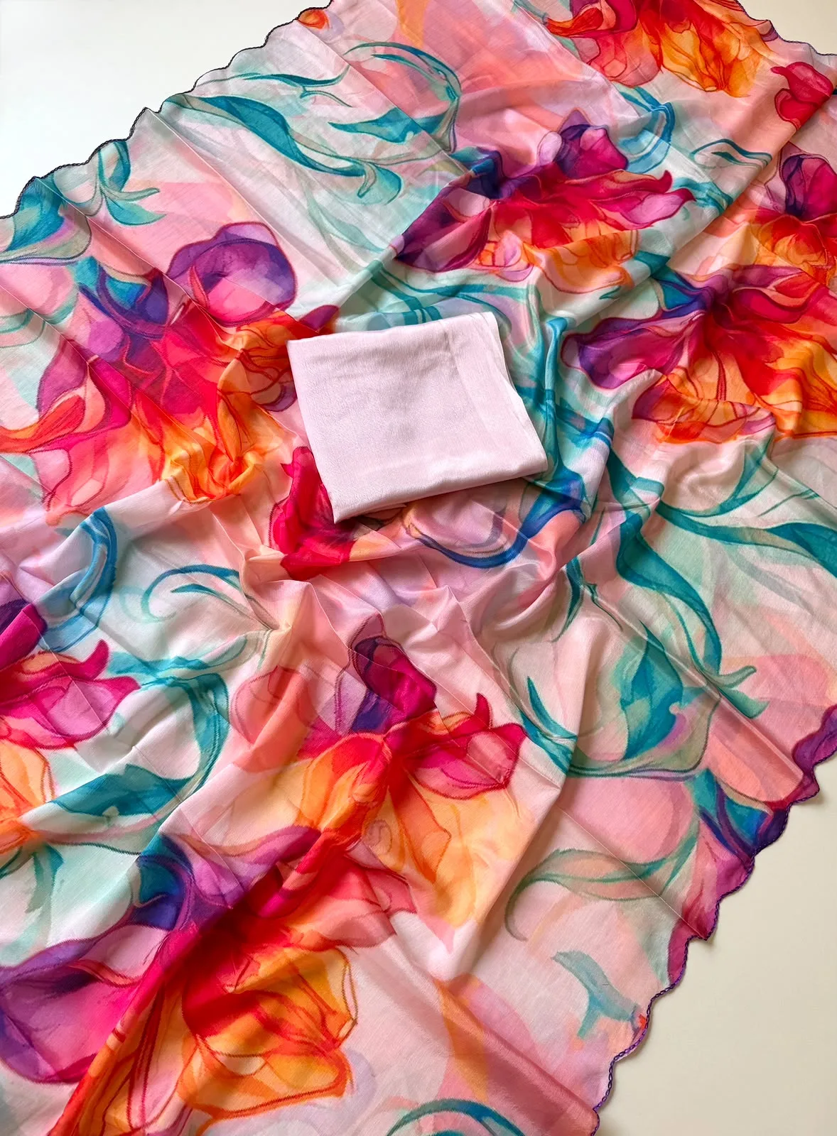 ✨ Elegant Contrast Floral Saree ✨
