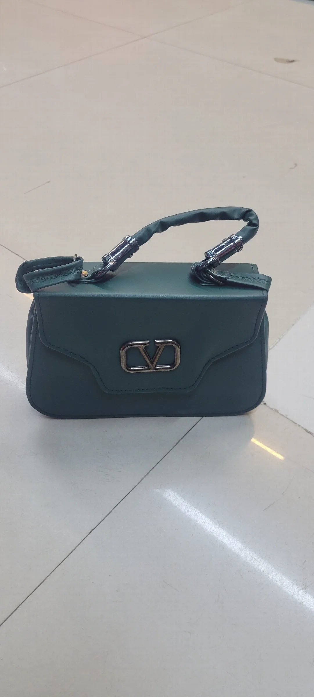 Hand bag