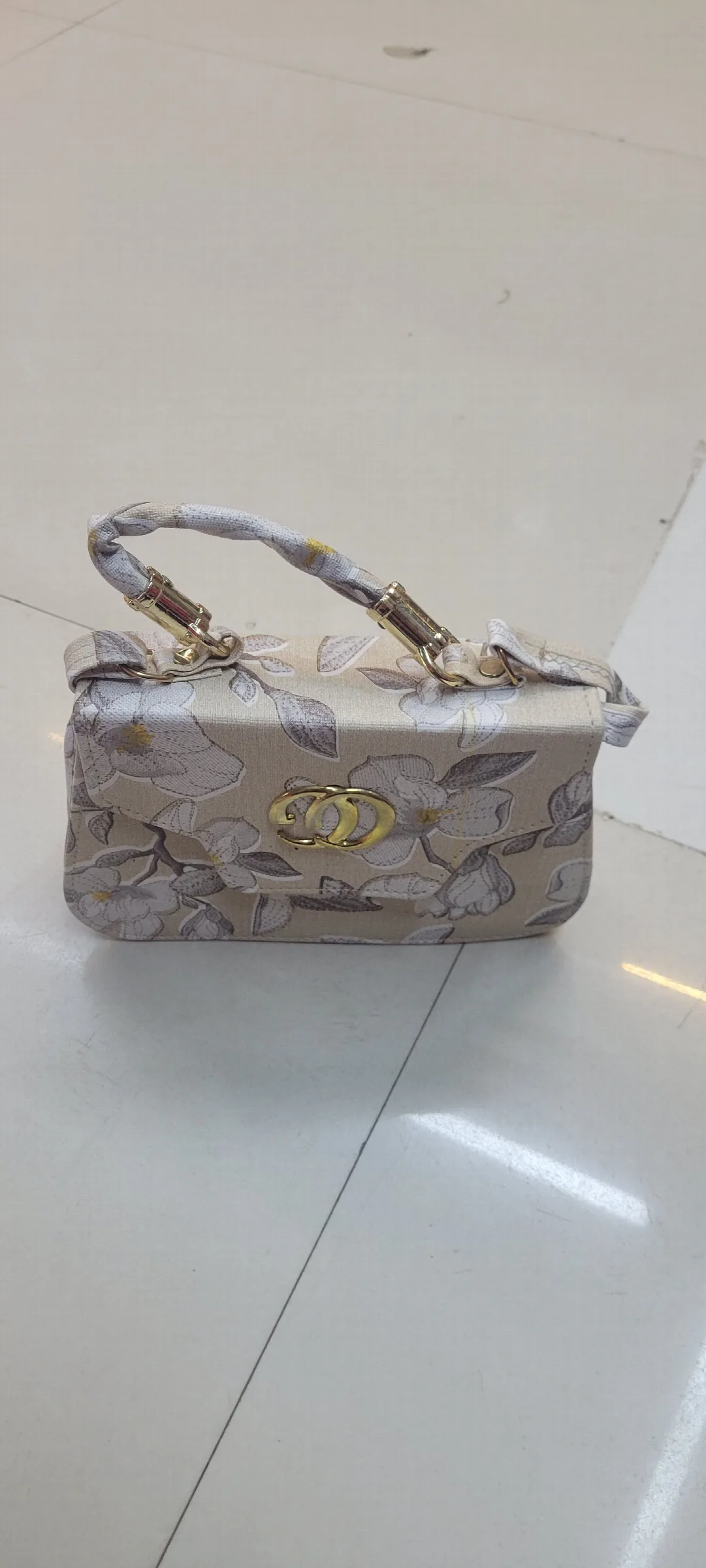 Hand bag