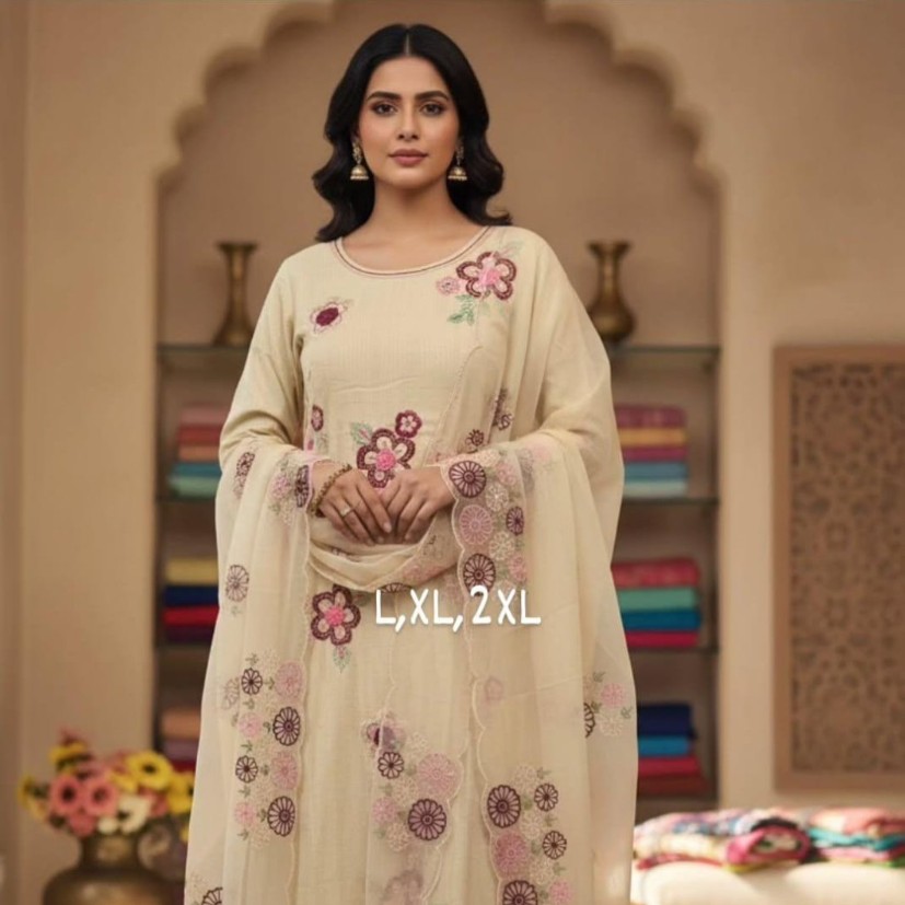 Ivory Grace Floral Embroidered Kurti Set